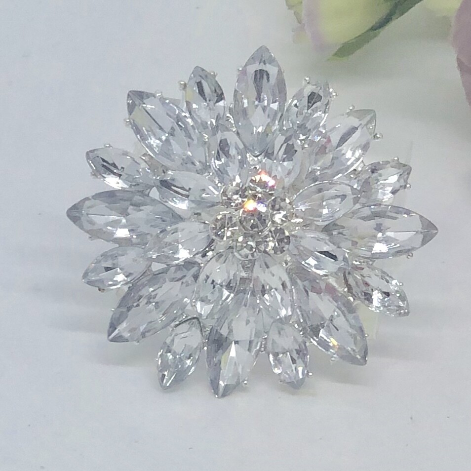 ZELDA - Silver Flower Crystal Brooch