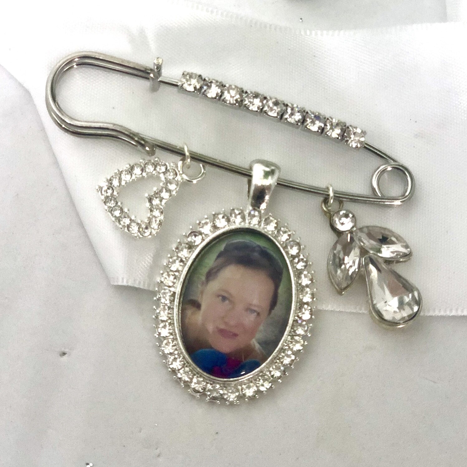 JULIET SILVER PIN - Oval Bling Bridal Memory Charm