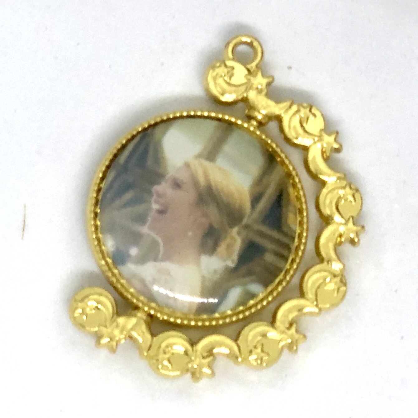 PETA - 25mm Gold Round D/S Bridal Memory Charm