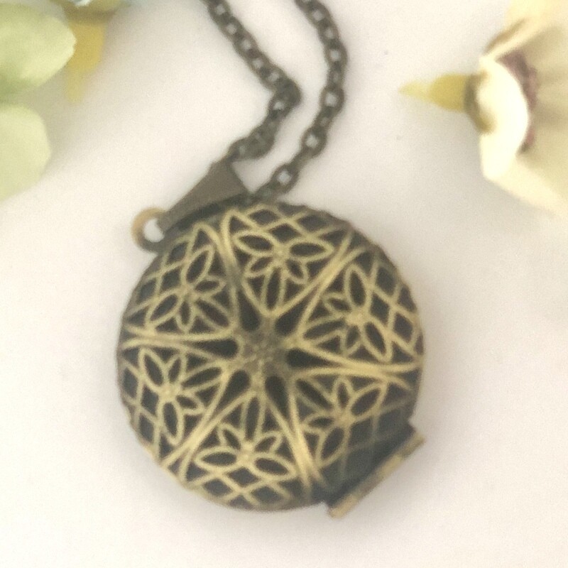 SILVIA - Old Gold Picture Memory Charm Locket
