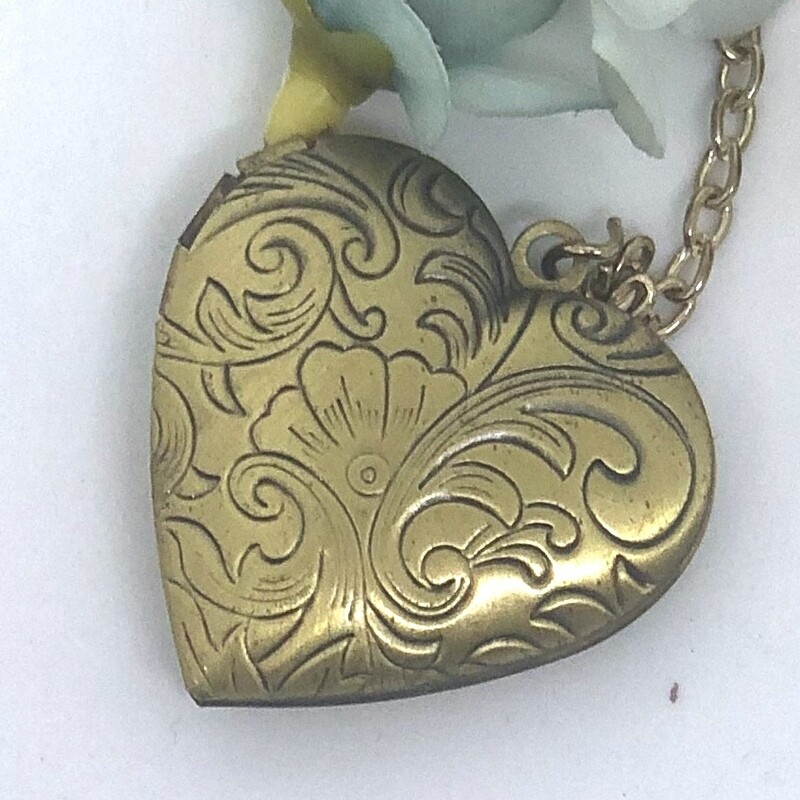 VALERIE - Antique Gold Picture Memory Charm Locket