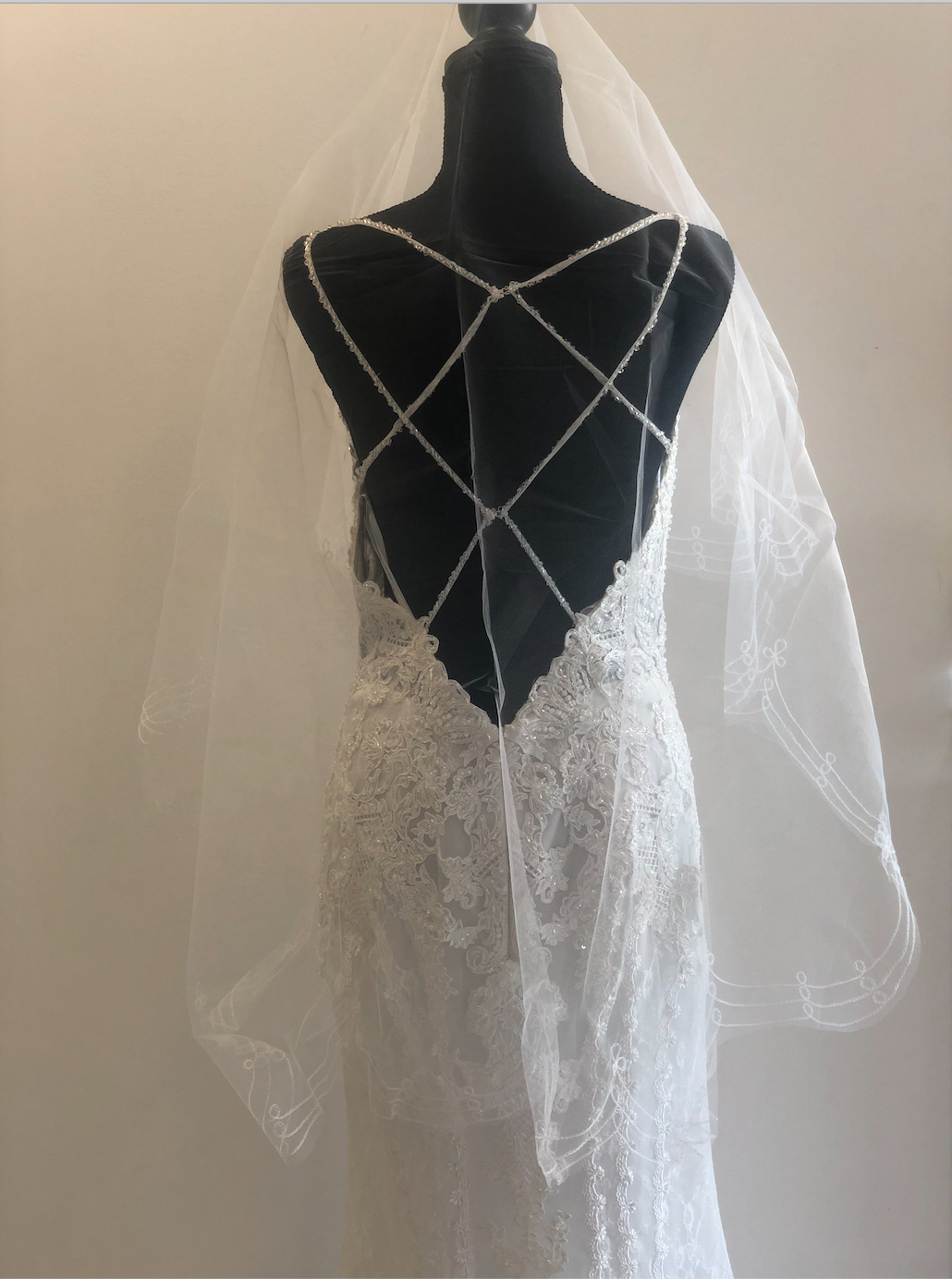 RHONDA -  Fingertip Length Wedding Bridal Veil