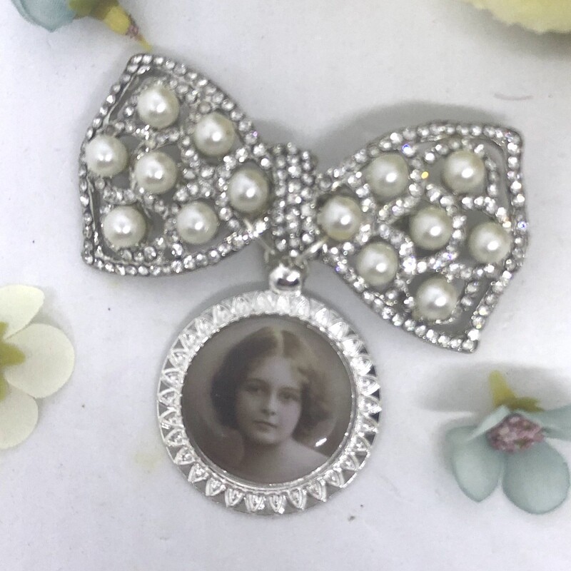 PRISCILLA - Silver Pearl Bow Brooch Memory Charm