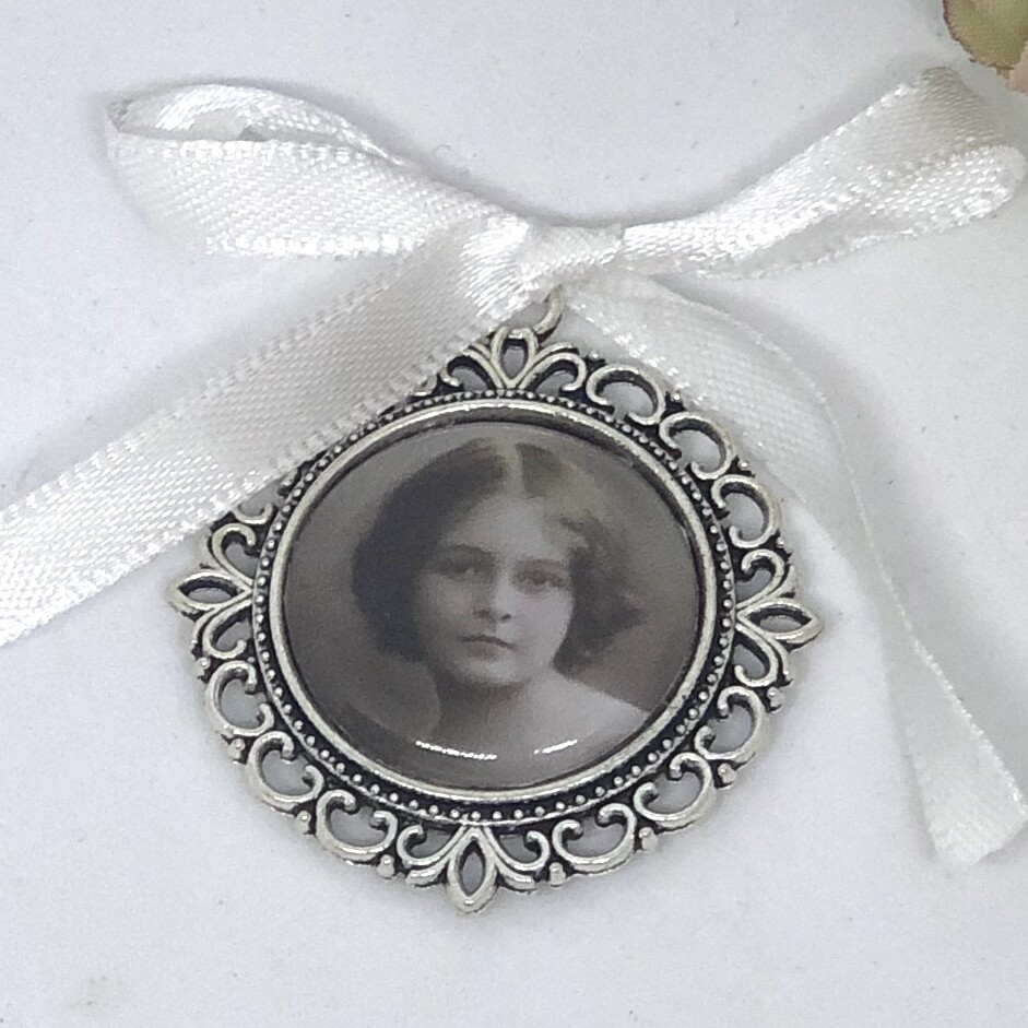 ELLEN - 25mm Round Memory Bouquet Charm