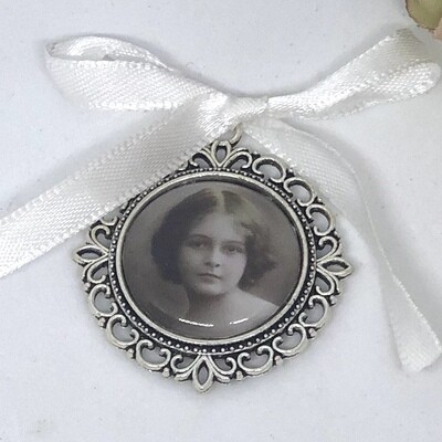 ELLEN - 25mm Round Memory Bouquet Charm