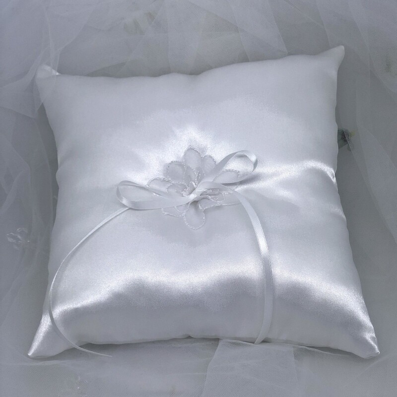 RICHARD - 20cm White Satin Ring Pillow