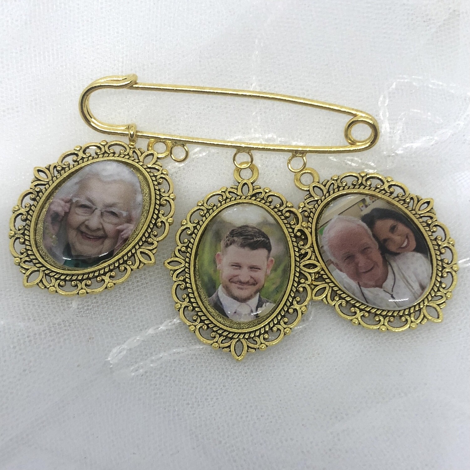 ELOISE GOLD PIN - Oval Bouquet Memory Charm Pin