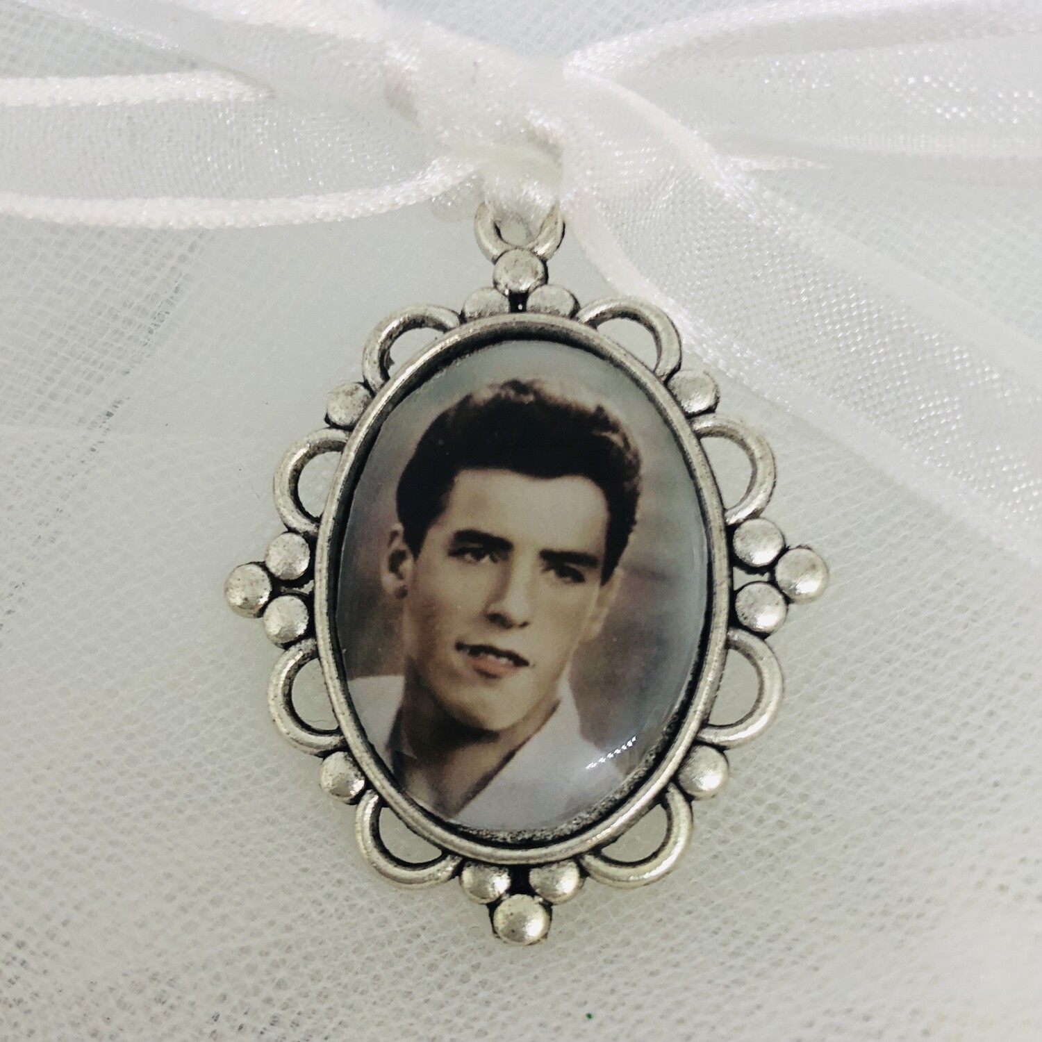 ISABELLE AS - Ant. Silver Oval Bridal Memory Charm