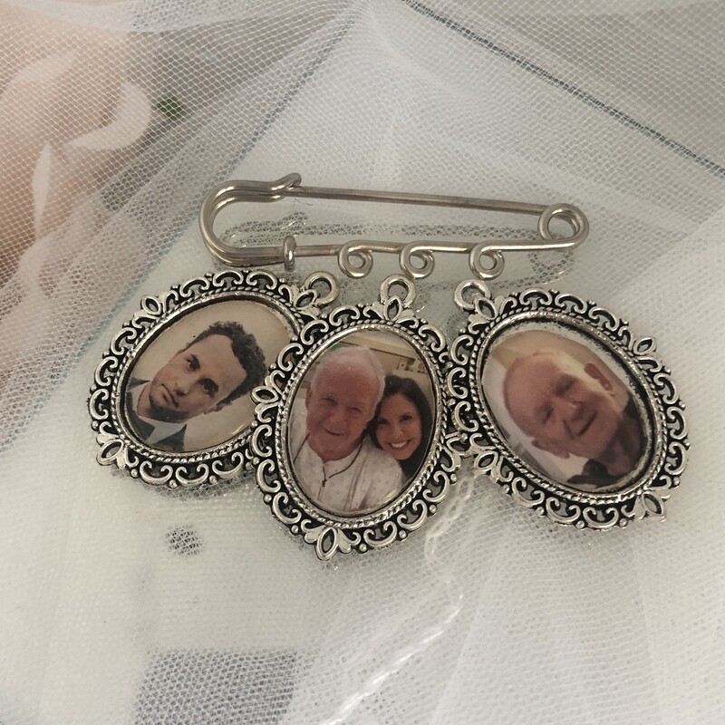 BREE 3 PIN- Antique Silver Oval Memory Charm