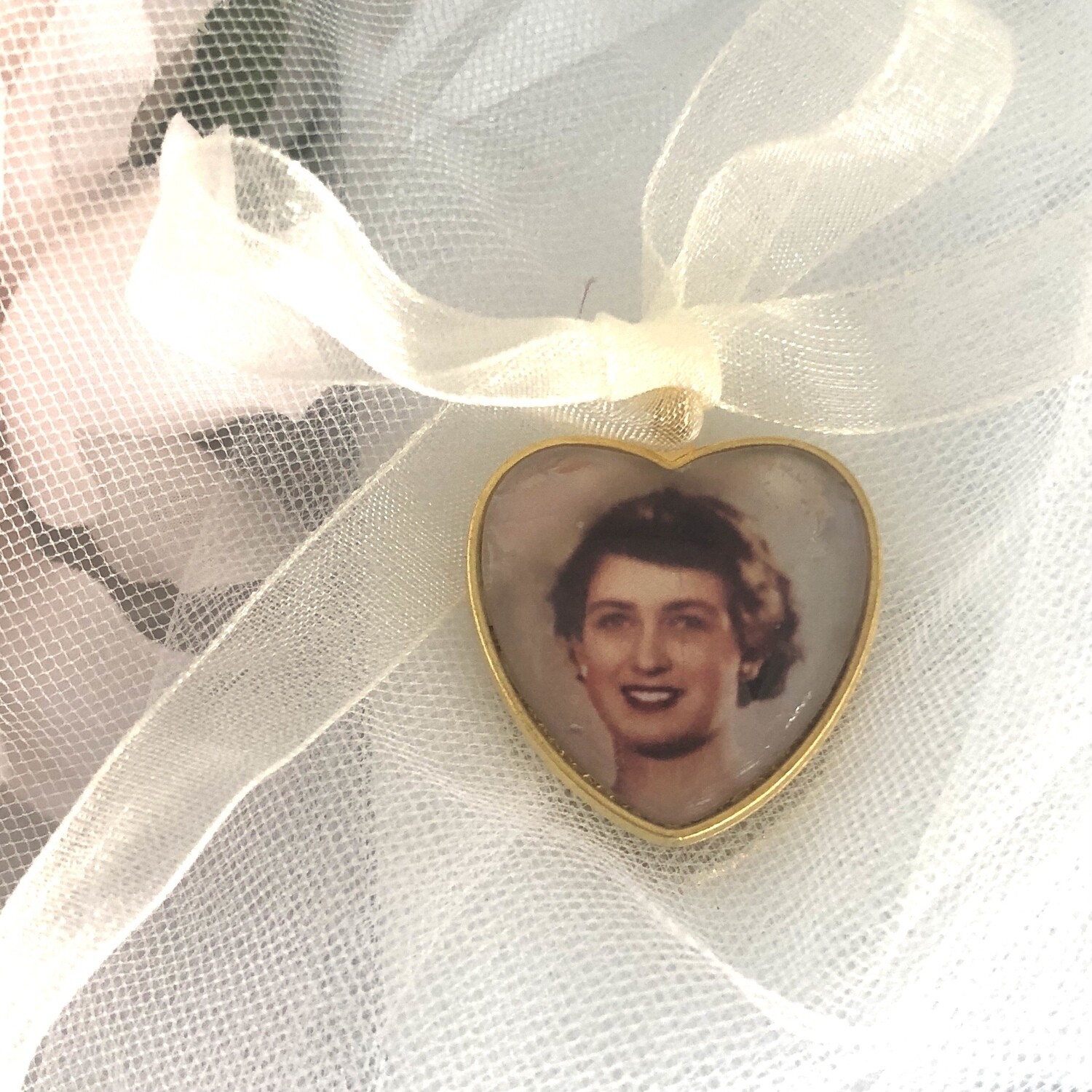 ISADORE - Gold Heart Bridal Memory Charm