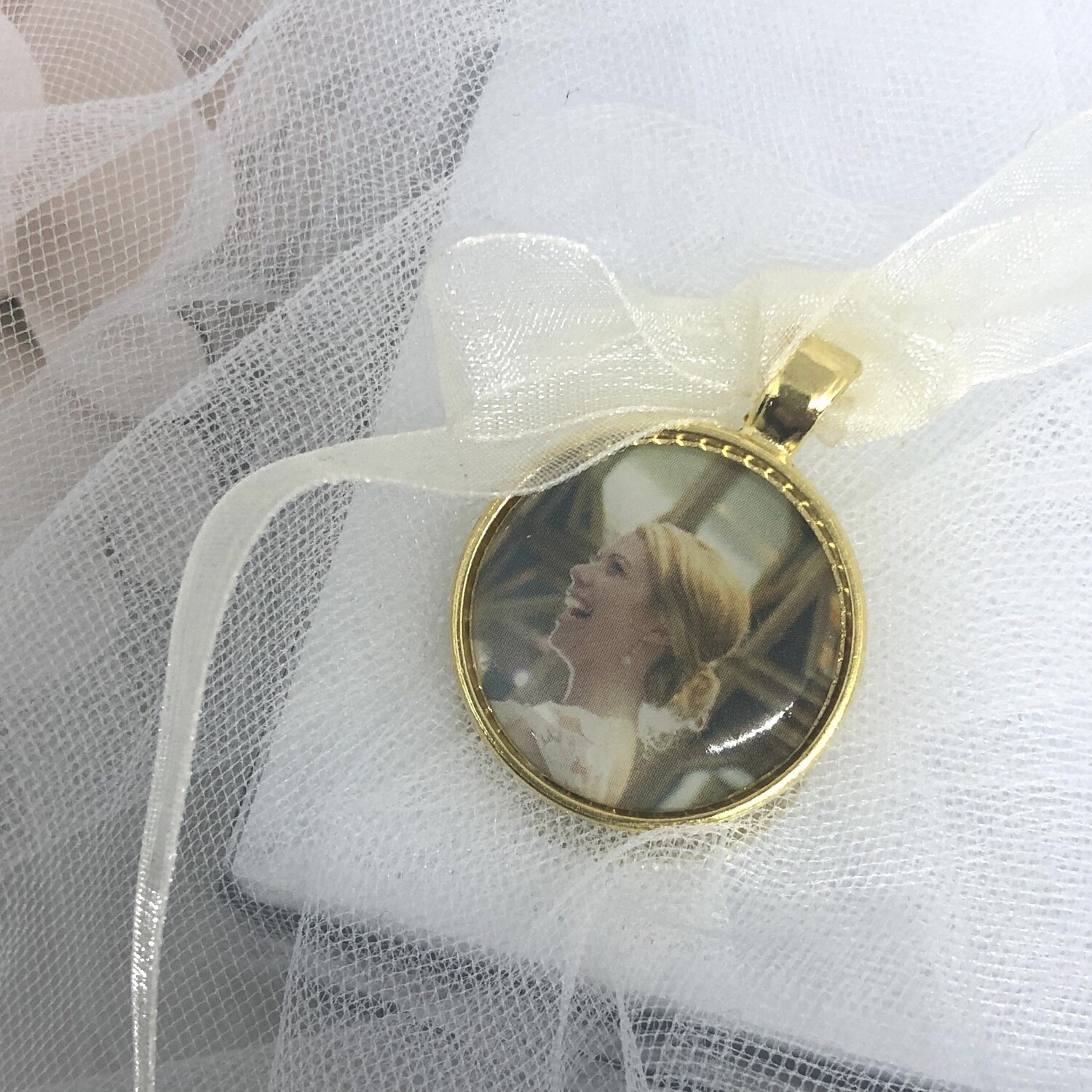 VIRGINIA GOLD - 25mm Round Memory Charm