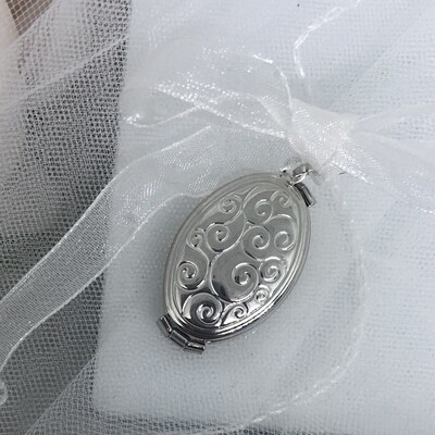 JULIA - Silver Oval 4 Picture Memory Charm Locket