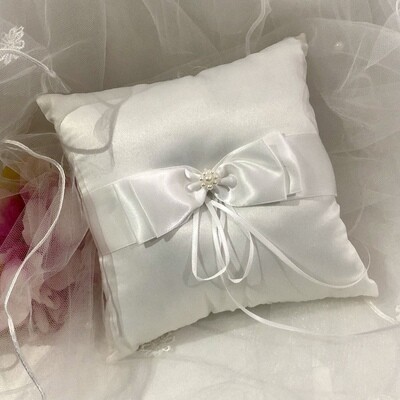 TERENCE - 20cm Ivory / Atique White Ring Pillow