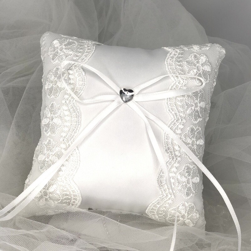 HENRY - 15cm White Satin &amp; Lace Ring Pillow