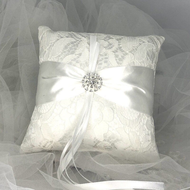 LANCE - 15cm Ivory Ring Pillow