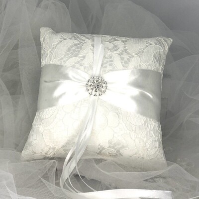 LANCE - 15cm Ivory Ring Pillow