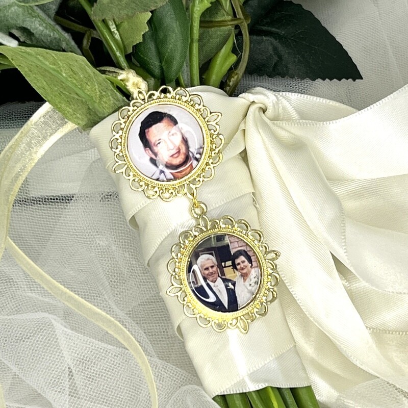 KELLIE TRIPLE - 14k Round Bridal Memory Charm