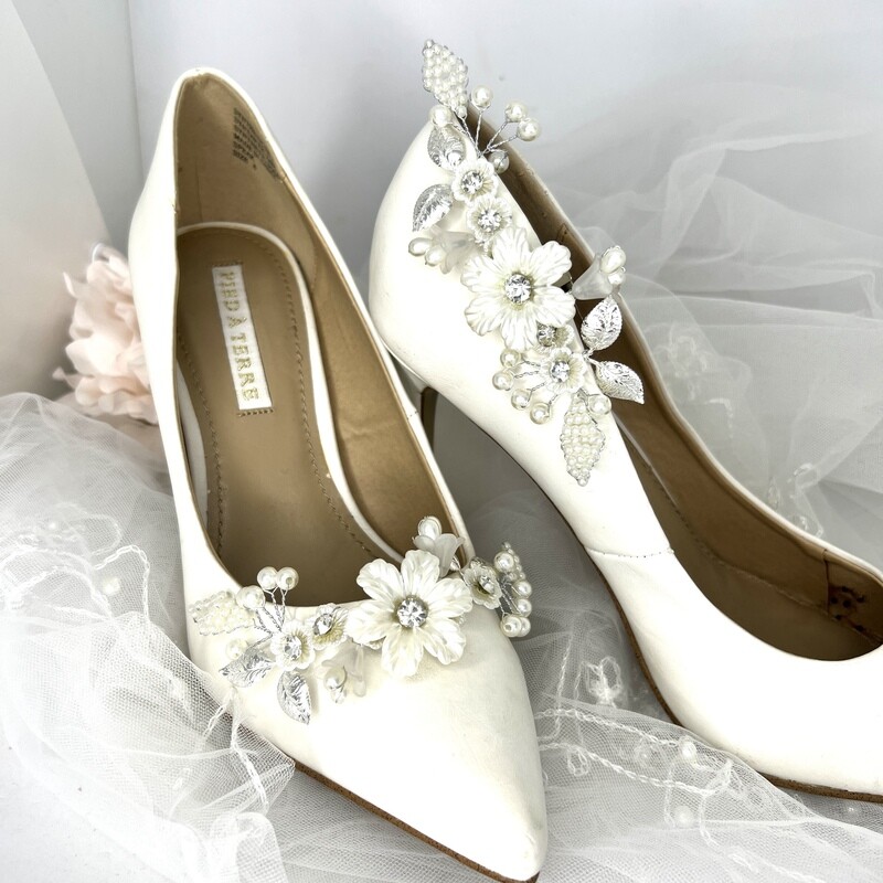 NIKITA - Pearl and Rhinestone Shoe Clip