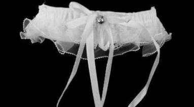 Winona - White Lace Bridal Garter