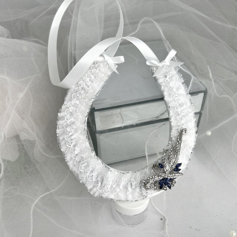 HANNAH - White Bling Horseshoe Good Luck Charm