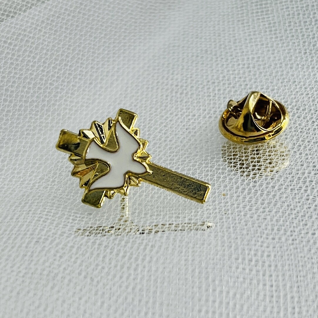 REAGAN - Gold &amp; White Religious Pin