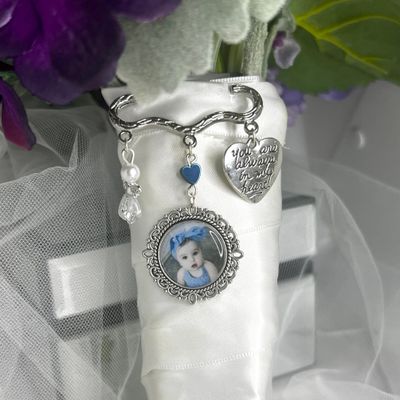 ELIZABETH - Round Memory Charm Pin