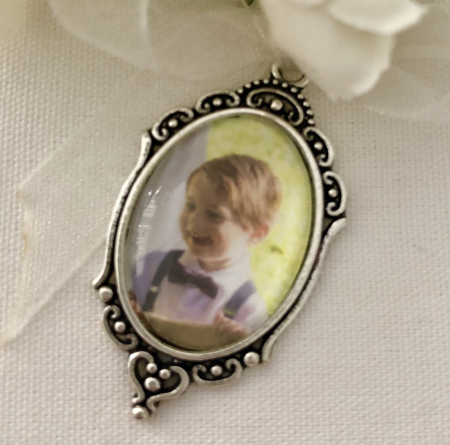 MELANIE - Antique Silver Oval Memory Charm