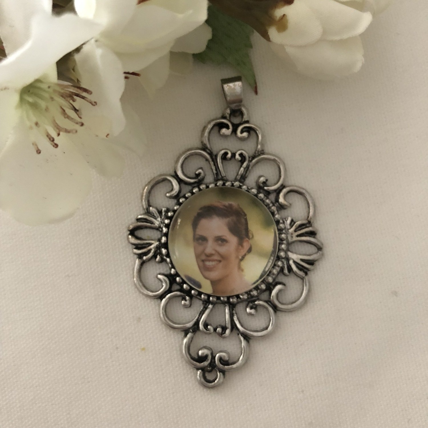 VERA - Antique Silver Round Memory Charm