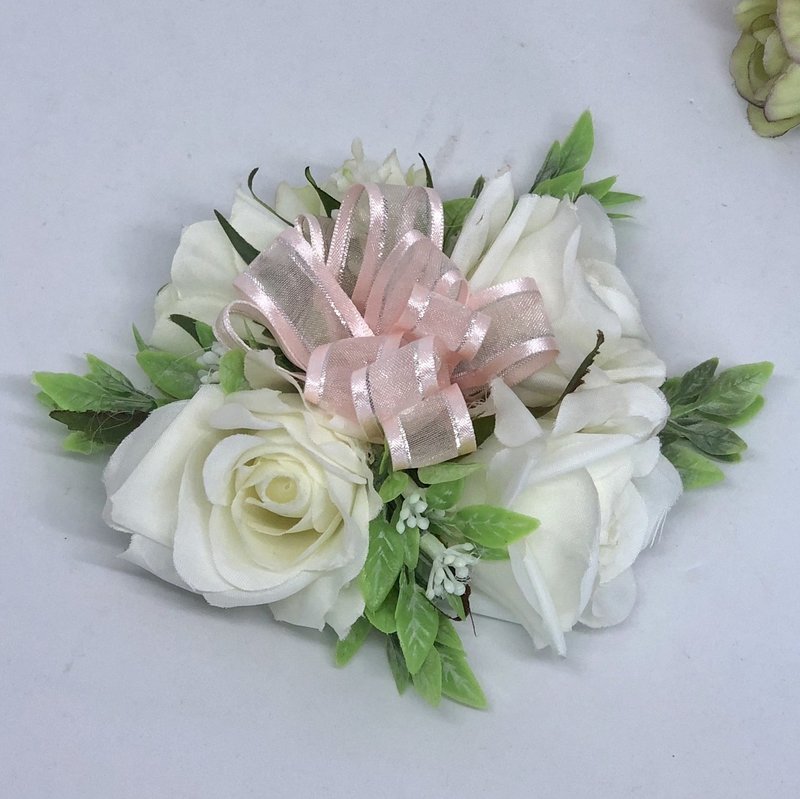KATELYN - Rose Wrist Corsage