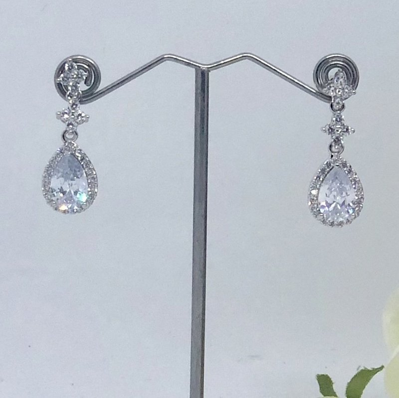 FARAH - Silver pierced SWAROVSKI teardrop earrings​
