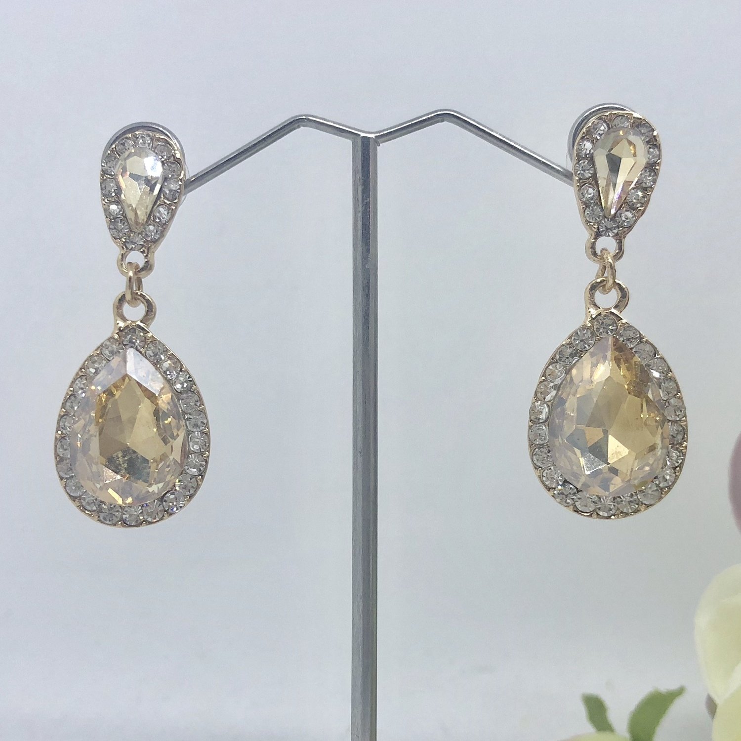 VIOLET - Gold pierced Crystal Teardrop Earrings