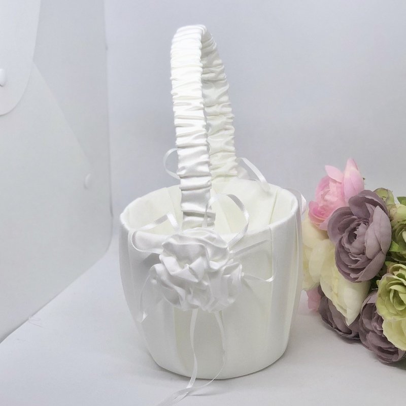 ALLEY - Ivory Flower Girl Basket