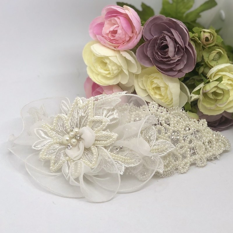 BRIANNA - Antique White Fabric Flower Hair Piece