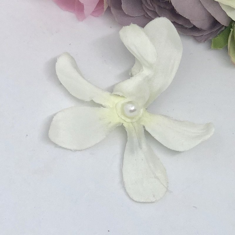 SATINE - Set of 3 White Orchid Flower Bridal Hair Pins