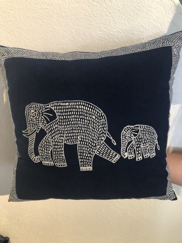 Batik sierkussen
