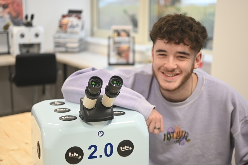 Reserve me the DaDo 2.0 – A compact laser welder for professional workshops New, more powerful and versatile version of the DaDo.