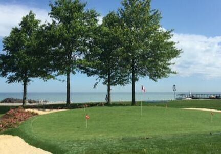 PUTTING GREEN