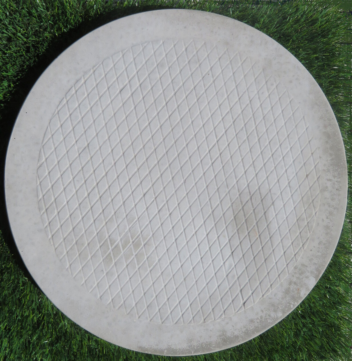 Concrete - 24&#39;&#39; Circle Diamond/Plain