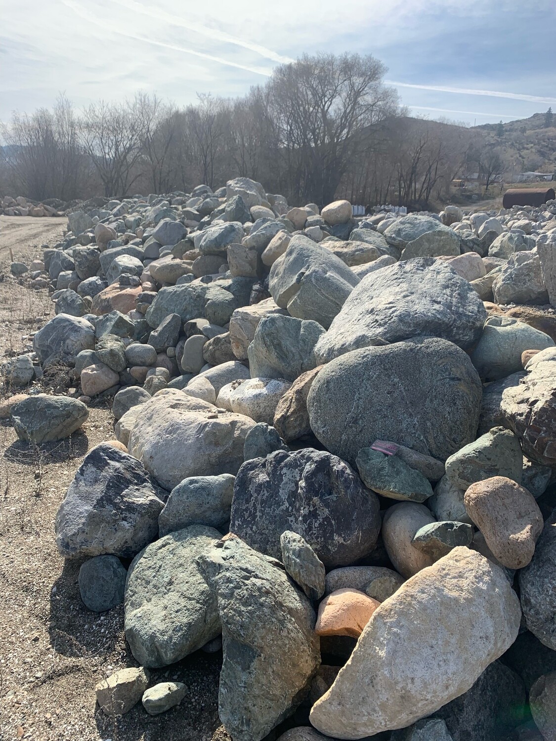 Feature Rocks- Rainbow Rock