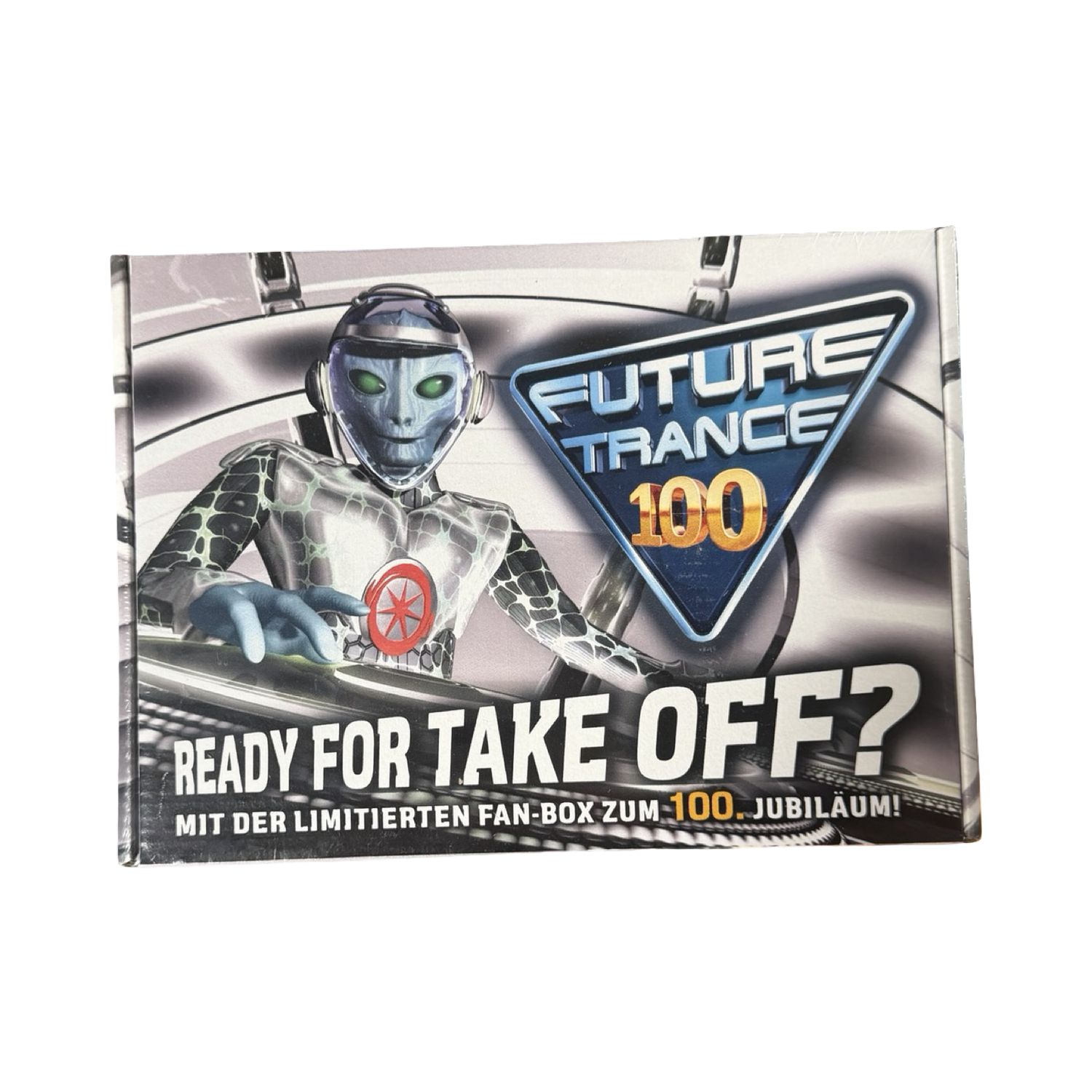 Future Trance 100 - 100 Jahre Jubiläums Box mit Socken und Anhänger