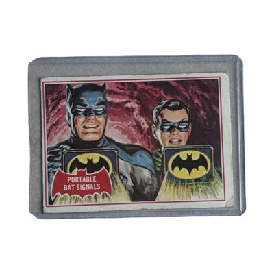 TOPPS Batman 1966 Red Bat