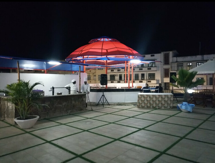 Pool Bar Shade