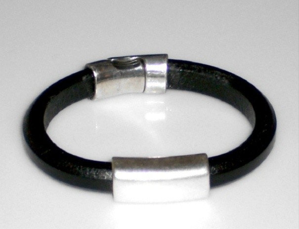 Leather bracelet