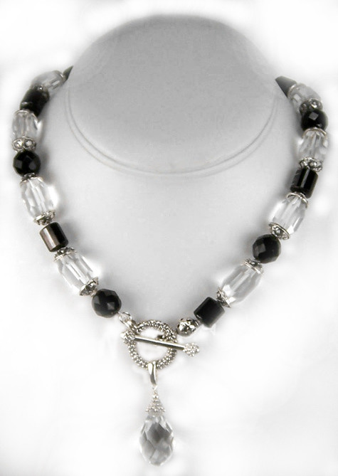 Rock crystal necklace with agate