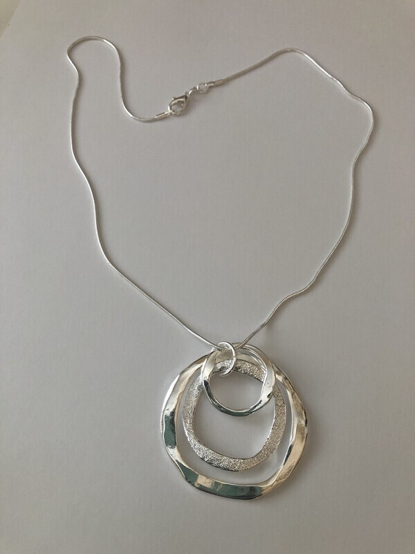 Pendant 925 Sterling Silver chain with 3-circle pendant