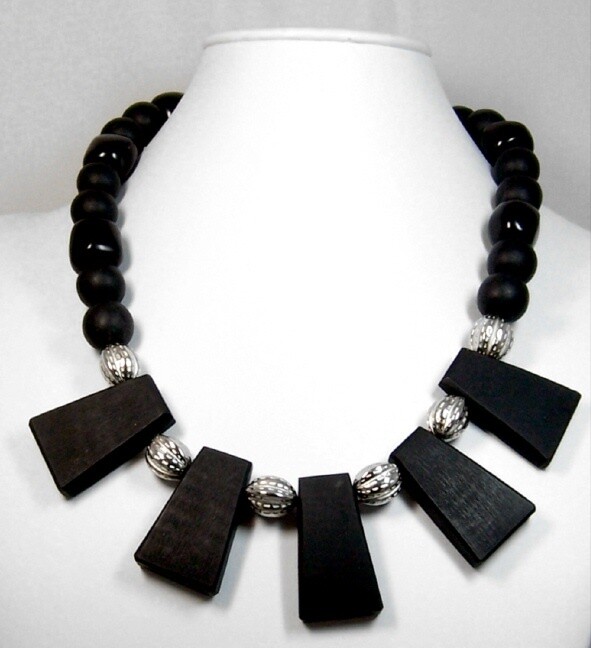 Black resin & silver necklace