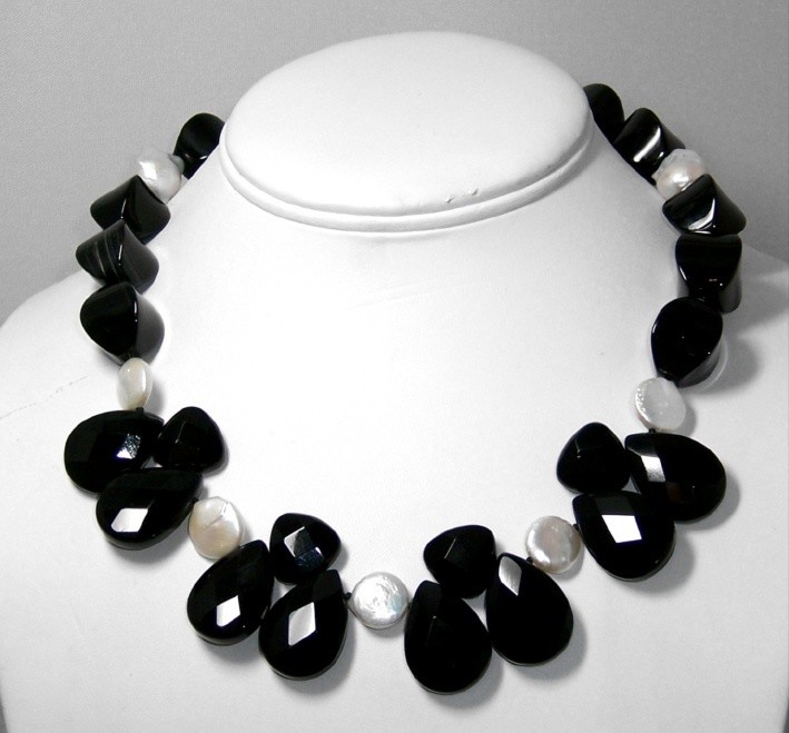 Onyx &amp; Freshwater Pearls