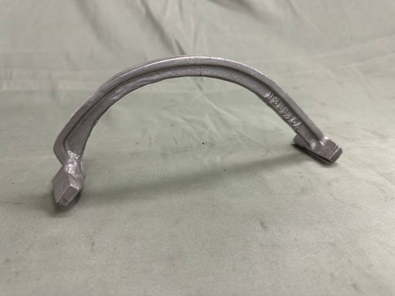 Pointed Nose Cab Center Bow