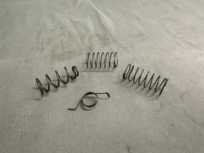 C5/C8 Carburetor Spring Set