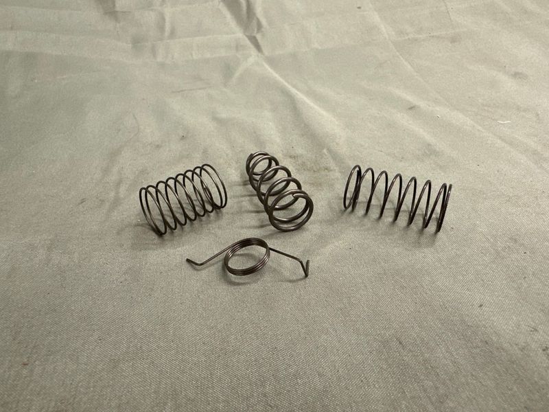C5/C8 Carburetor Spring Set